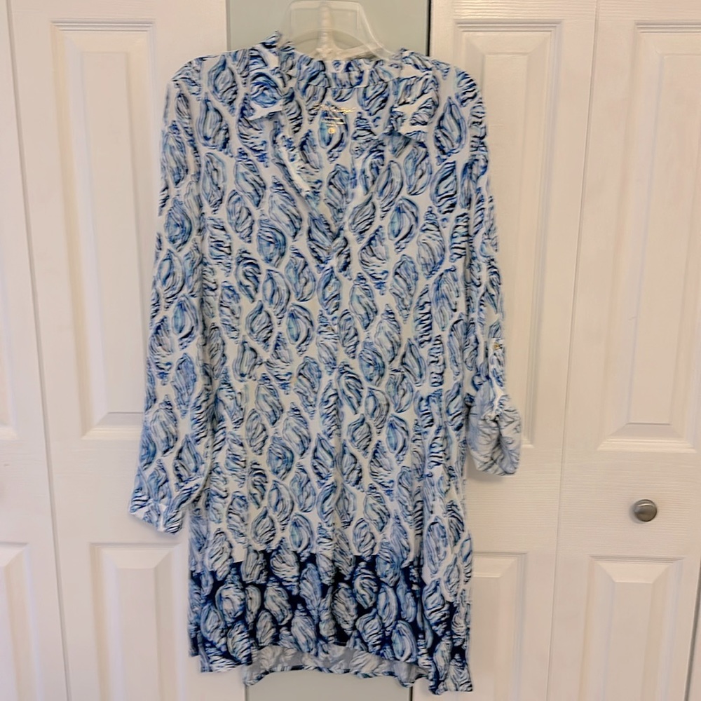 Lilly Pulitzer 3button rolled sleeve dress.